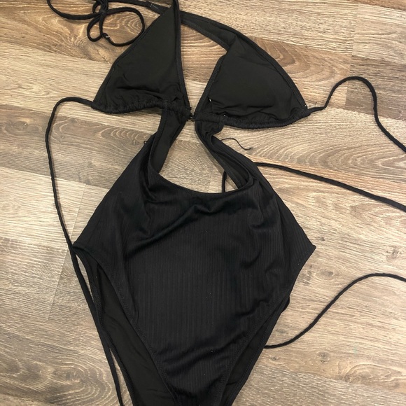 Black Aerie Textured Strappy One Piece - Picture 3 of 4